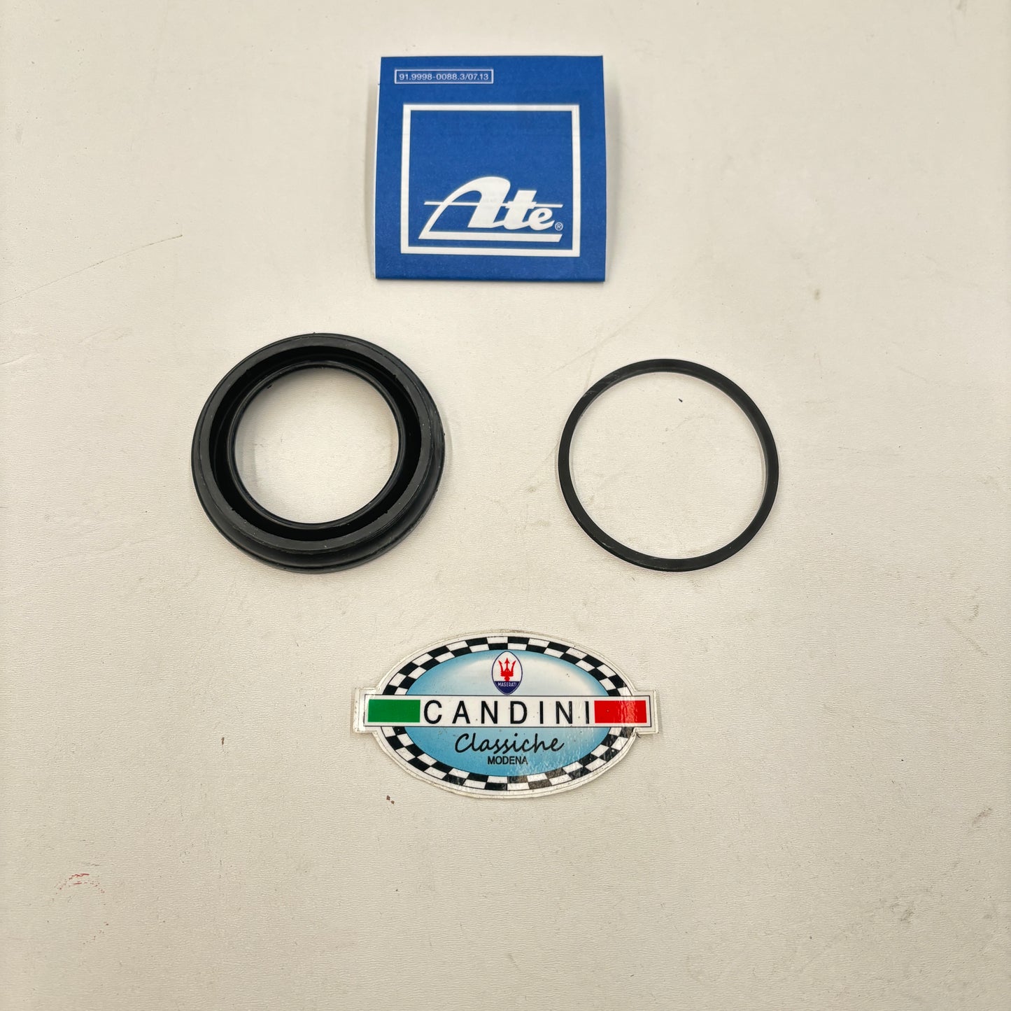 320256031 KIT GOMMINI PINZE FRENO ANTERIORI MASERATI