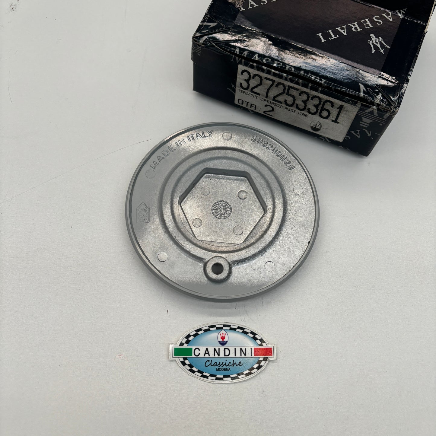 327253361 COPRIMOZZO MASERATI GHIBLI PER CERCHO 1000 MIGLIA "FOMB"