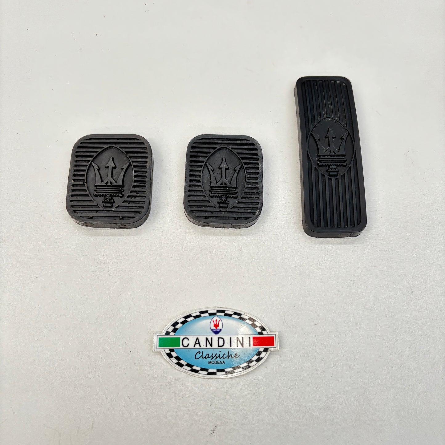 318420300 + 301  COPRIPEDALI MASERATI PER FRENO, FRIZIONE E ACCELERATORE