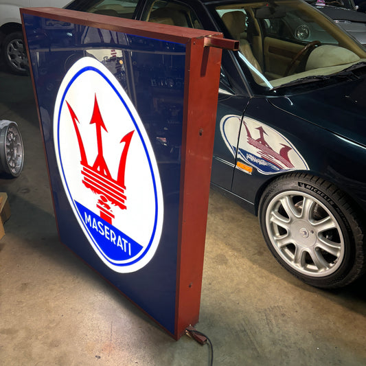 INSEGNA MASERATI LUMINOSA BIFACCIALE