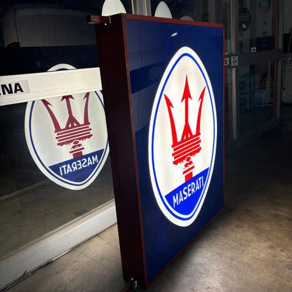 INSEGNA MASERATI LUMINOSA BIFACCIALE